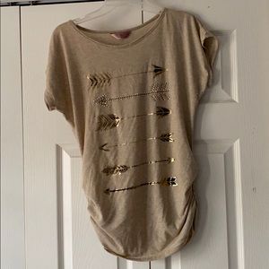 Tan shirt w/ arrows